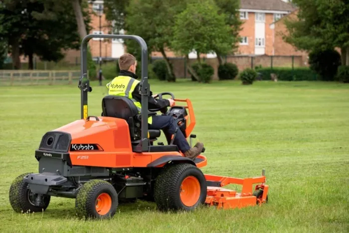 Kubota F251